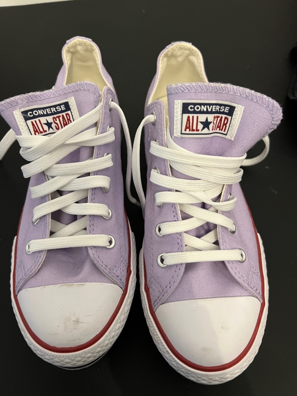 Converse women’s Sz 5 Lavender Low-Top Sneakers with White Laces